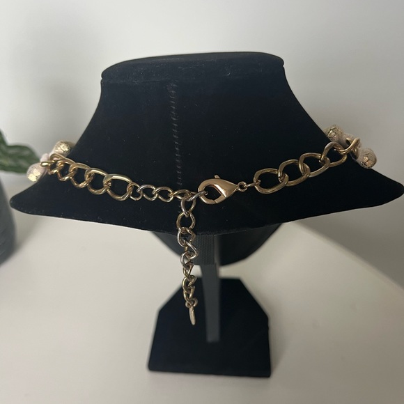 Beautiful pink and gold necklace with diamonds - Picture 2 of 3